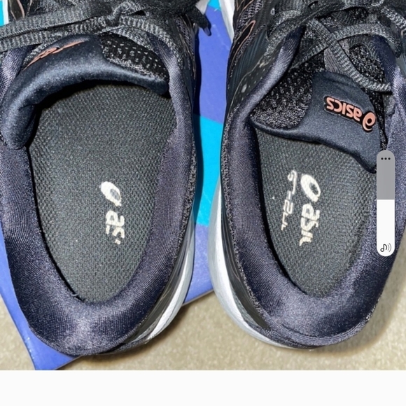 WOMENS Asics Sneaker - Picture 3 of 12